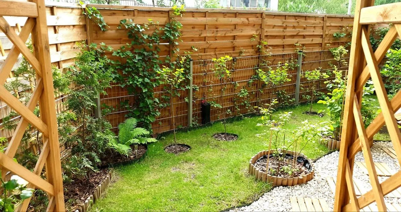 Kierbedzia 6 - Bezplatny Podziemny Parking - Free Parking - Piekny Ogrodek Z Tarasem - 2Km Lazienki Krolewskie - Wifi - Smart Tv 50 Cali - Good Apartments Varsavia