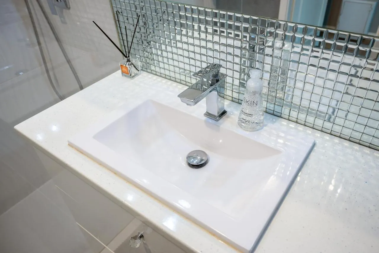 Good Apartments: Kierbedzia 6 with Free Parking and Garden Terrace Warsaw Apartment