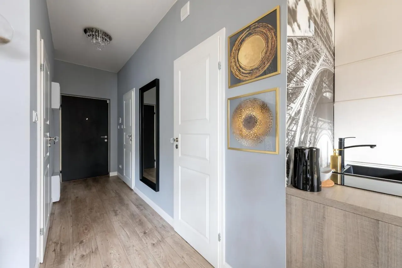 Kierbedzia 6 - Bezplatny Podziemny Parking - Free Parking - Piekny Ogrodek Z Tarasem - 2Km Lazienki Krolewskie - Wifi - Smart Tv 50 Cali - Good Apartments وارسو بولندا